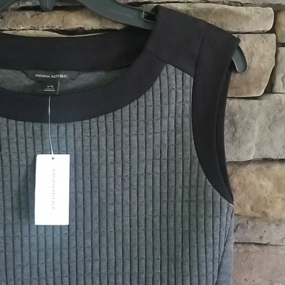 Banana Republic Top. New with Tags. - Picture 3 of 6